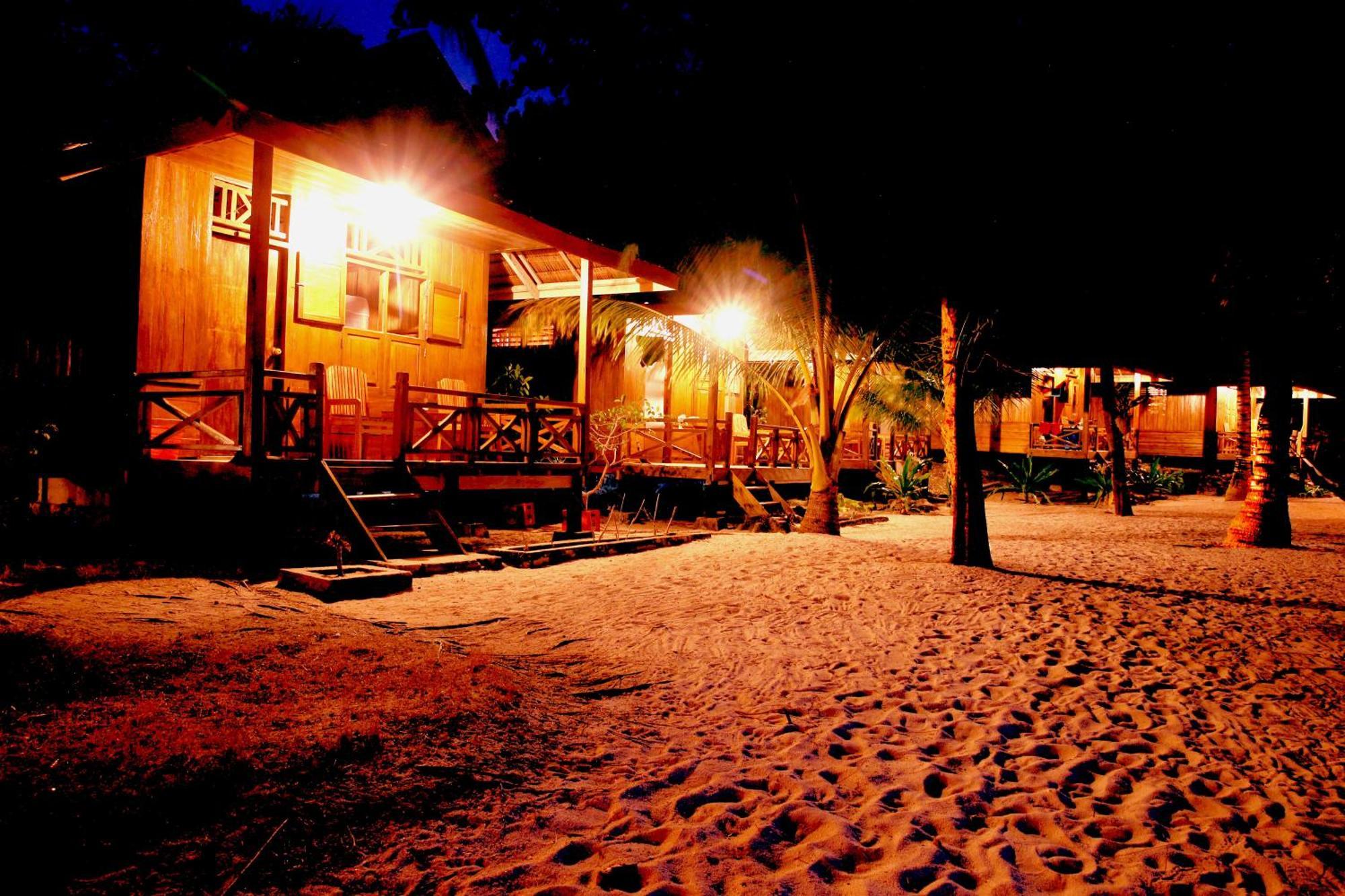 Bolilanga Island Resort - Togean Island Angkayo Ngoại thất bức ảnh